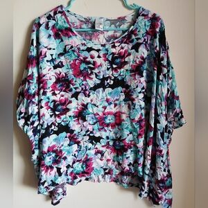 East 5th Floral Top Size XL